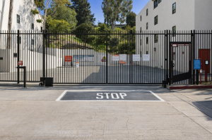 Public Storage - Los Angeles - 1712 Glendale Blvd - Photo 4