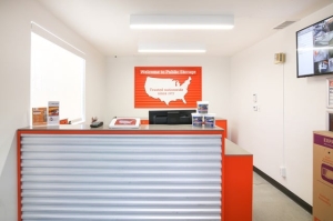 Public Storage - Los Angeles - 5741 W Jefferson Blvd - Photo 3