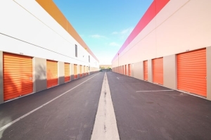 Public Storage - Los Angeles - 5741 W Jefferson Blvd - Photo 2