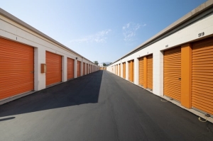 Public Storage - Sun Valley - 9036 Glenoaks Blvd - Photo 2