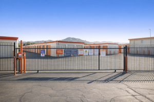 Public Storage - Sun Valley - 9036 Glenoaks Blvd - Photo 4