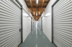 Public Storage - Los Angeles - 3821 Jefferson Blvd - Photo 2