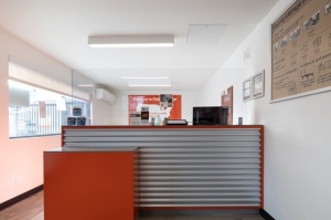 Public Storage - Los Angeles - 3821 Jefferson Blvd - Photo 3