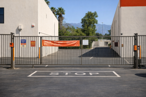 Public Storage - Los Angeles - 3017 N San Fernando Rd - Photo 4