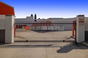 Public Storage - Costa Mesa - 1604 Newport Blvd - Photo 4