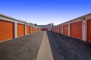 Public Storage - Costa Mesa - 1604 Newport Blvd - Photo 2