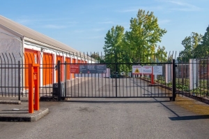 Public Storage - Milwaukie - 3701 SE International Way - Photo 4