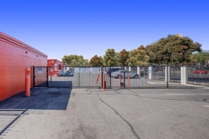 Public Storage - Santa Ana - 400 S Grand Ave - Photo 4