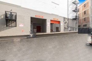 Public Storage - Los Angeles - 300 Avery St - Photo 1