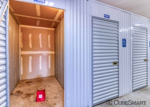 CubeSmart Self Storage - TX Arlington S Cooper Street - Photo 7