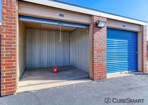 CubeSmart Self Storage - TX Arlington S Cooper Street - Photo 2