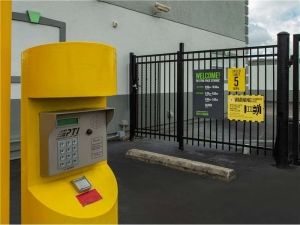 Extra Space Storage - 1661 - Montgomery - Monticello Dr - Photo 2