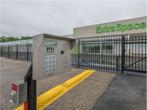 Extra Space Storage - 7120 - Montgomery - South Blvd - Photo 2