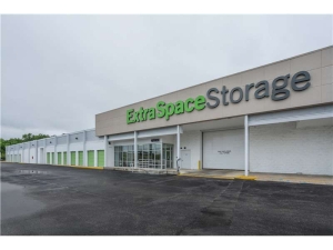 Extra Space Storage - 7120 - Montgomery - South Blvd - Photo 6
