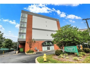 Extra Space Storage - 8484 - Bloomfield - Orange Street