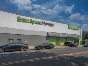 Extra Space Storage - 1918 - Bronx - W Farms Road - Photo 6