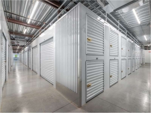 Extra Space Storage - 7132 - Knoxville - Western Ave - Photo 5