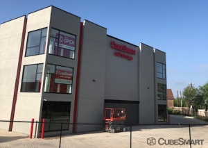 Storage Units at CubeSmart Self Storage - TX San Antonio Old Corpus Christi Road - 7519 Old Corpus Christi Road