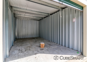 CubeSmart Self Storage - CT Beacon Falls S Main St - Photo 2