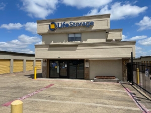 Storage Units at Life Storage - Garland - 4114 Broadway Boulevard - 4114 Broadway Boulevard
