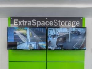 Extra Space Storage - 7254 - Lincolnwood - Devon Ave - Photo 7