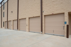 Public Storage - San Antonio - 23015 N Highway 281 - Photo 2