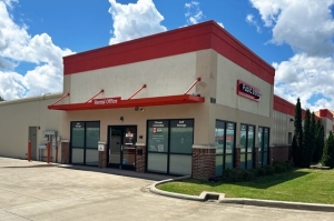 Public Storage - Madison - 160 Chestnut Dr - Photo 1