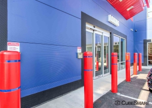 CubeSmart Self Storage - NY Bronx Broadway - Photo 2
