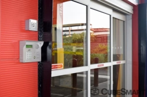 CubeSmart Self Storage - NY Flushing Delong Street - Photo 7