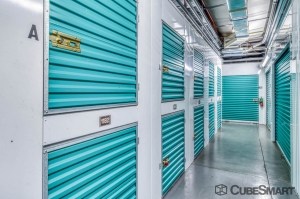 CubeSmart Self Storage - FL Edgewater North Ridgewood Avenue - Photo 7