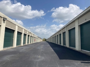 Storage Sense - Huntsville - Green Cove - Photo 6