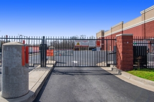 Public Storage - Burtonsville - 4001 Sandy Spring Rd - Photo 4