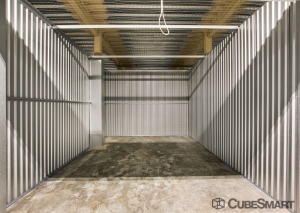 CubeSmart Self Storage - FL Stuart SW Federal Highway - Photo 6