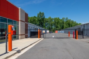 Public Storage - Indian Trail - 5217 Indian Trail Fairview Rd - Photo 4