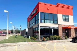 Public Storage - Pantego - 2216 W Park Row Drive - Photo 1