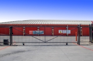 Public Storage - Carrollton - 2200 E Belt Line Rd - Photo 4