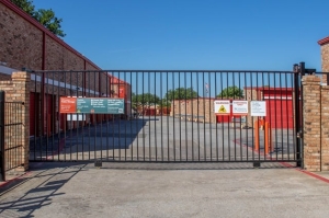 Public Storage - Mesquite - 2023 N Galloway Ave - Photo 4