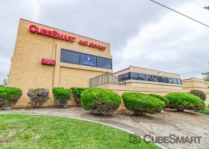 CubeSmart Self Storage - CA Oceanside Via El Centro - Photo 1