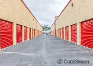 CubeSmart Self Storage - CA Oceanside Via El Centro - Photo 4