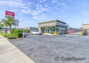 CubeSmart Self Storage - CA Santa Ana Fairview St - Photo 2
