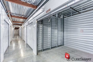 CubeSmart Self Storage - TX Sugar Land Hwy 6 - Photo 6