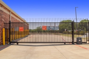 Public Storage - Fort Worth - 7601 S Crowley Rd - Photo 4