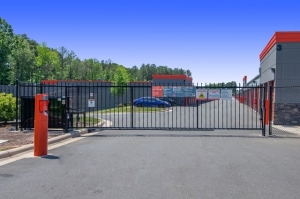 Public Storage - Durham - 2424 Holloway St - Photo 4