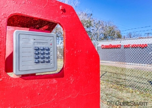 CubeSmart Self Storage - TX Victoria Guy Grant Rd - Photo 2