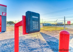 CubeSmart Self Storage - TX Victoria N Ben Jordan St - Photo 2