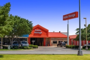 Public Storage - Grand Prairie - 1102 W Pioneer Pkwy - Photo 1