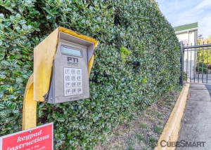 CubeSmart Self Storage - VA Alexandria Holly Hill Rd - Photo 2