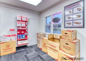 CubeSmart Self Storage - VA Alexandria Holly Hill Rd - Photo 7
