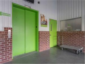 Extra Space Storage - 7202 - New Hyde Park - Jericho Turnpike - Photo 4