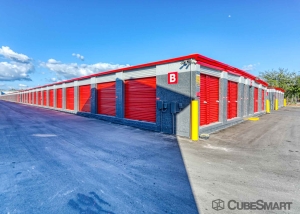 CubeSmart Self Storage - FL Tampa W Lindebaugh Ave - Photo 3
